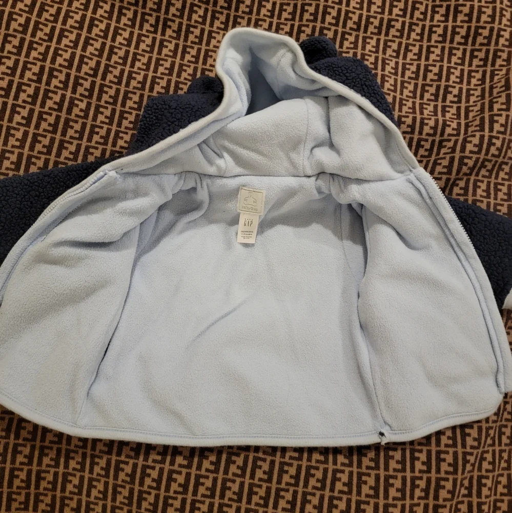 Baby Gap Adorable Gap fuzzy matching sweat suit baby bear jacket winter newborn